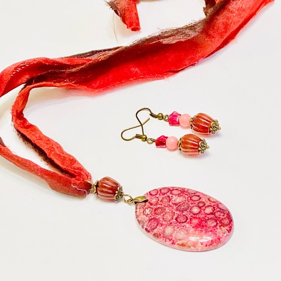 Agatized Coral Jade Rhodonite Necklace & Earrings - Picture 12 of 13